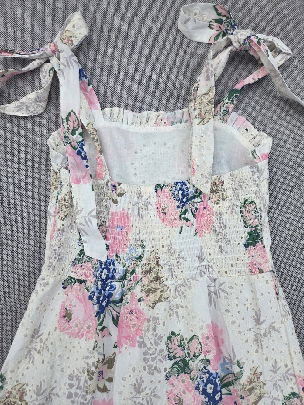 Chicwish NWT Floral Eyelet Midi Dress‎ Tie Strap Zipper Size S - Picture 3 of 13